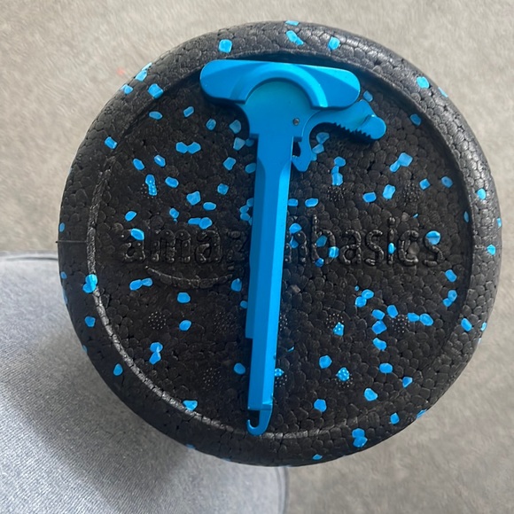 Blue airsoft m4 charging handle - Picture 1 of 3